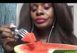 美国黑哥哥吃瓜