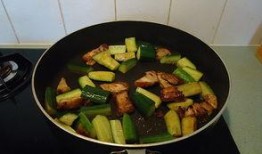 福瓜怎样烧着吃,家常烧福瓜，美味又营养