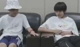 现代网友吃瓜现状,网络时代的围观文化解析