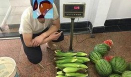 小偷当群众吃瓜,一场意外的身份转变