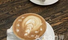 热可可吃瓜,瓜果飘香，尽享夏日悠闲时光